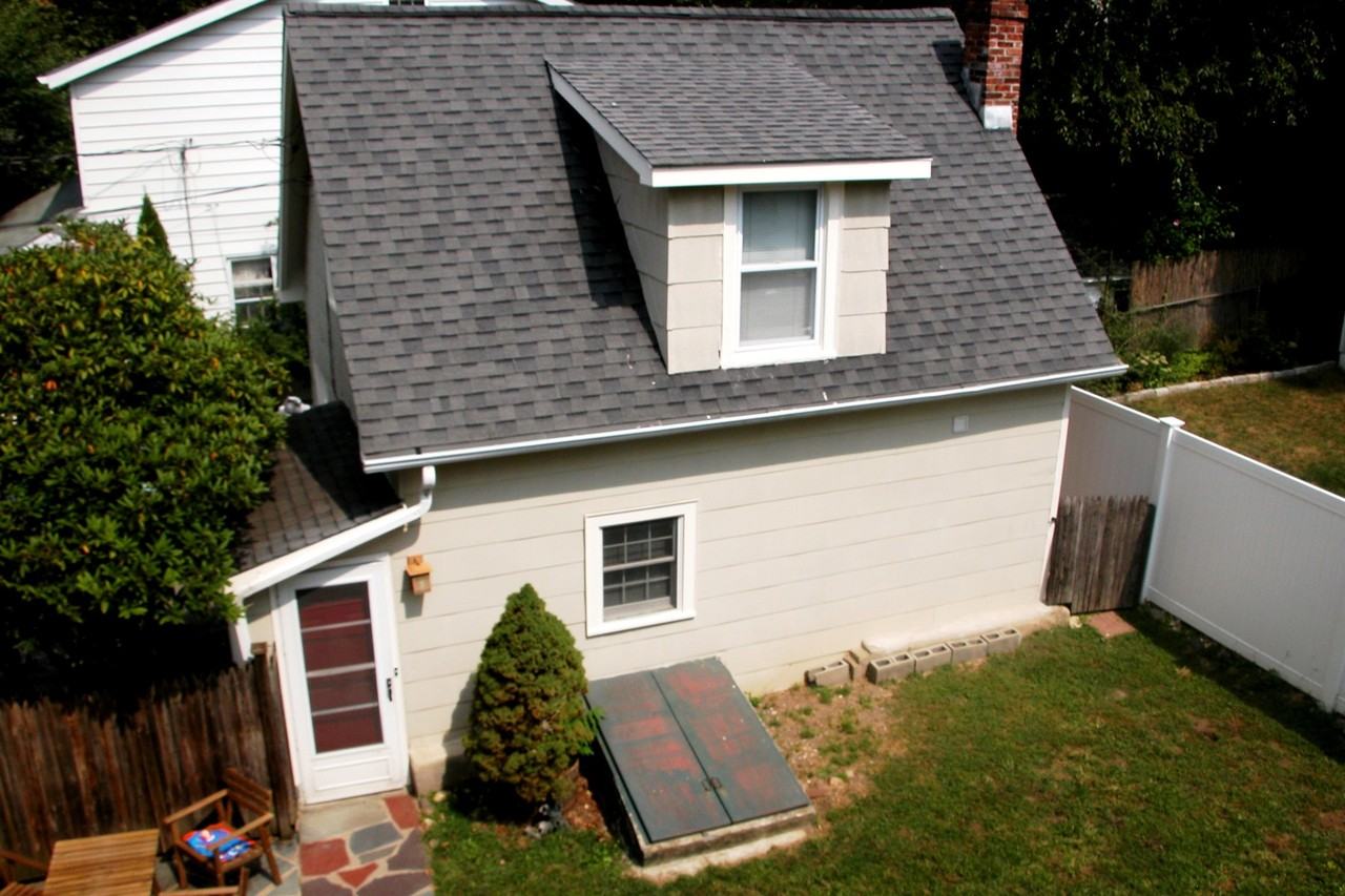 150 Columbia Ave - Photo 3 of 10