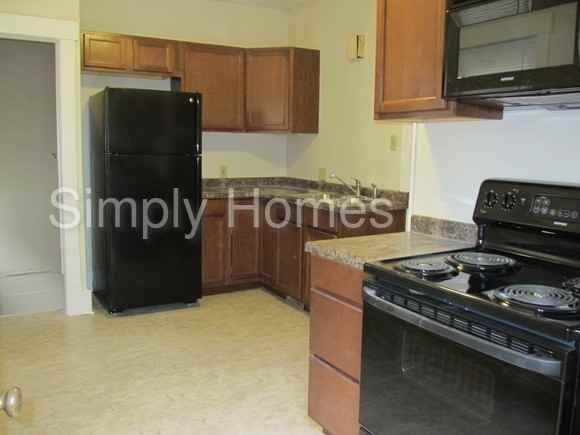 3102 Nicholas St - Photo 3 of 7