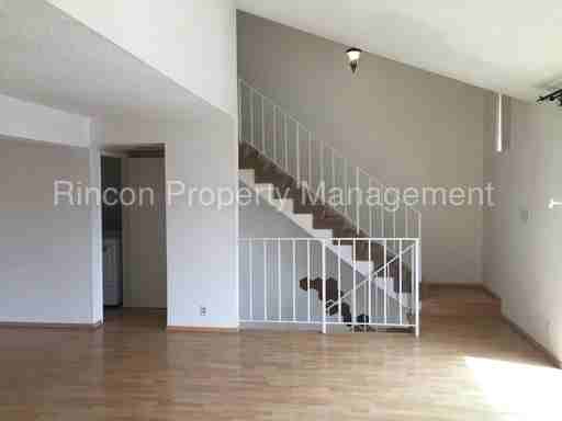 751 Warwick Ave - Photo 3 of 23