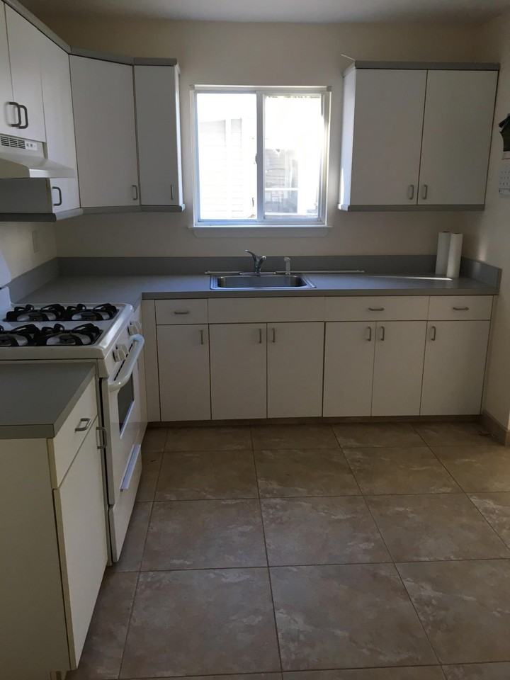 311 Great Kills Rd - Photo 2 of 6