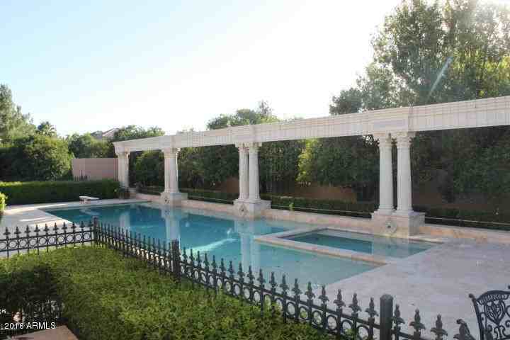 1440 N 40th St #4 - Photo 3 of 6