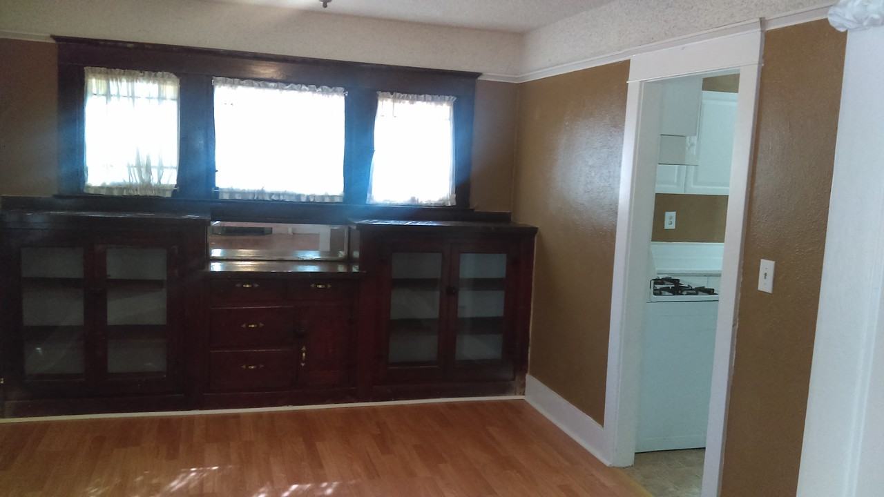 4793 Grove Ave - Photo 3 of 10