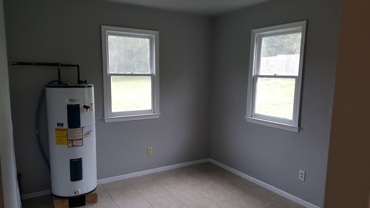 1011 35th St NW - Photo 3 of 6