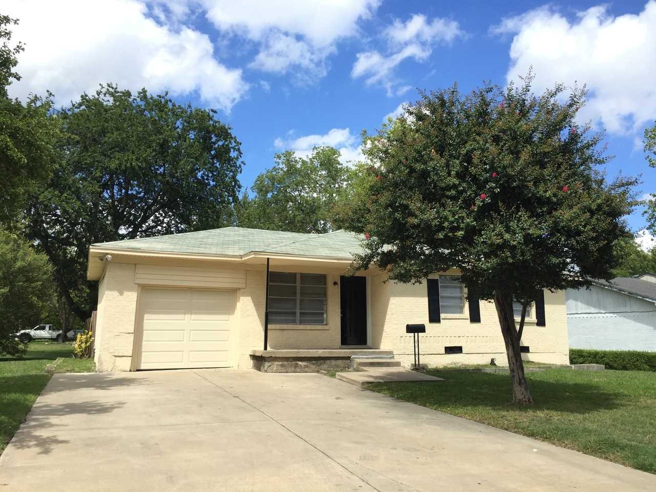3345 Sidney Dr - Photo 2 of 18