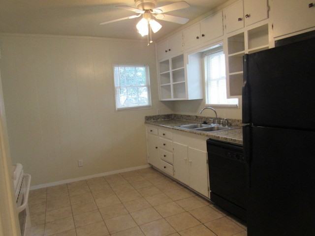 2817 Merida Ave - Photo 3 of 14