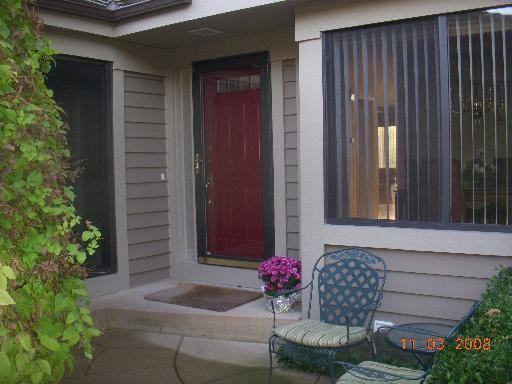 599-301 White Oak Ln #473 - Photo 2 of 25