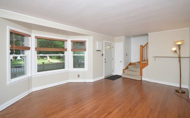 10335 S Trumbull Ave - Photo 2 of 21