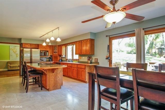 26193 N Greenbriar Ct - Photo 3 of 15