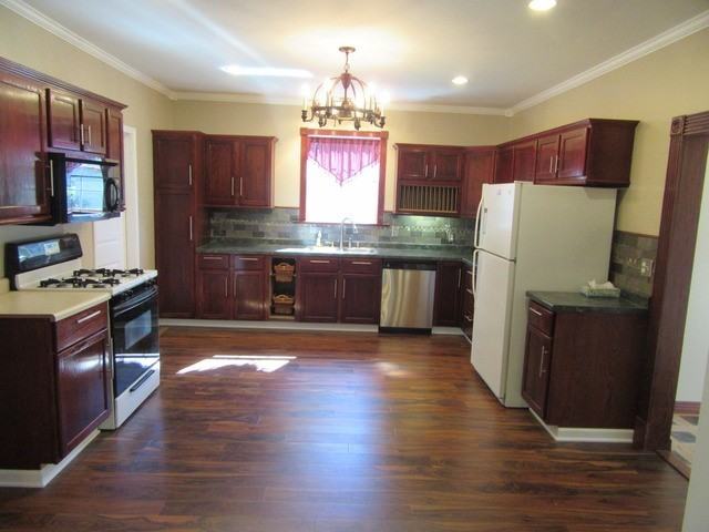 300 South St - Photo 2 of 16