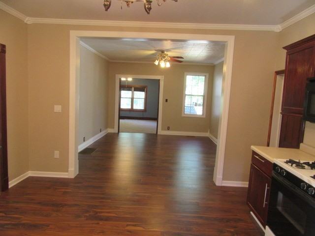 300 South St - Photo 3 of 16