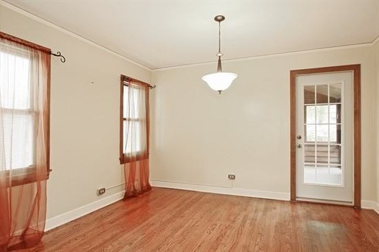 9730 S Oakley Ave - Photo 3 of 10