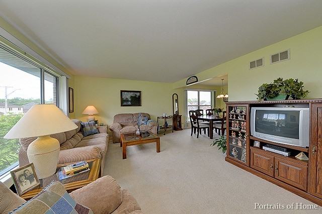 27W211 Williams St - Photo 2 of 23