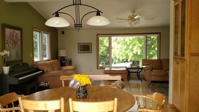 2028 Glendale Rd - Photo 3 of 17