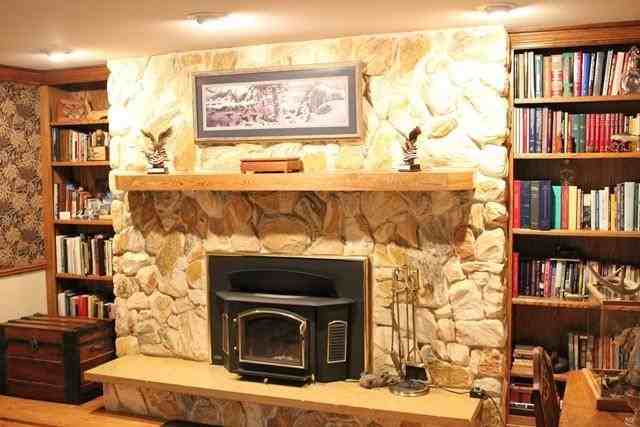 W264N7020 Thousand Oaks Dr - Photo 3 of 23