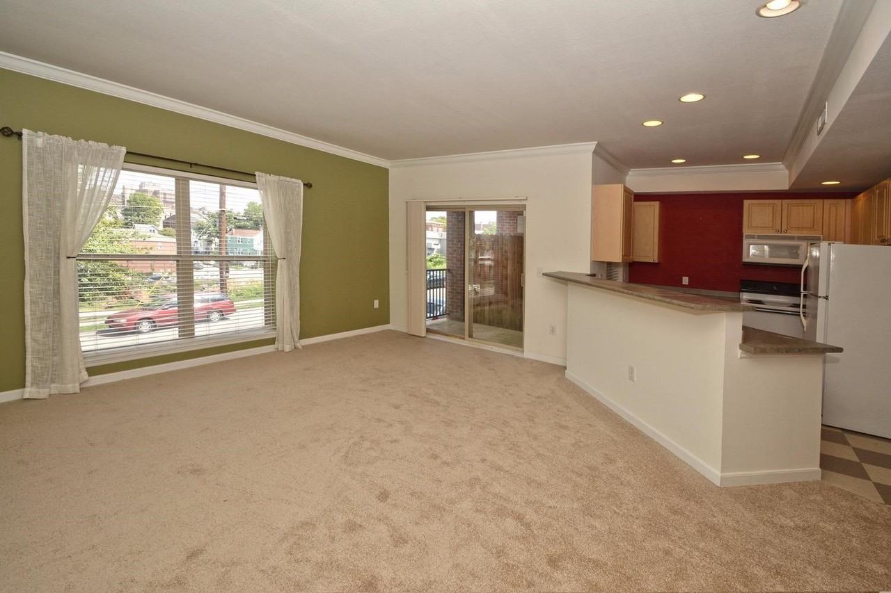 203 E University Ave - Photo 2 of 17