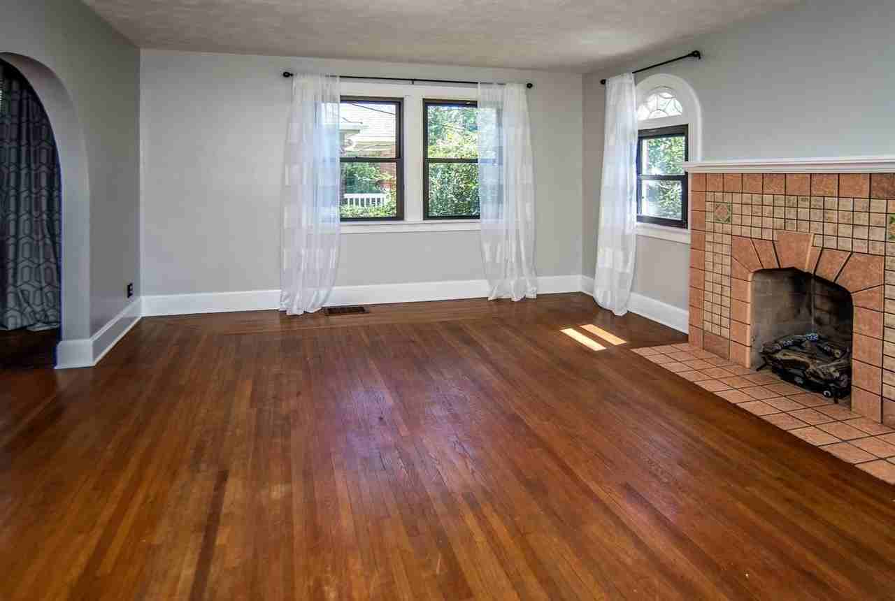 2724 Lawndale Ave - Photo 3 of 20