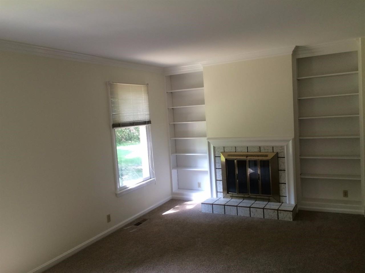 10401 Stone Ct - Photo 2 of 14