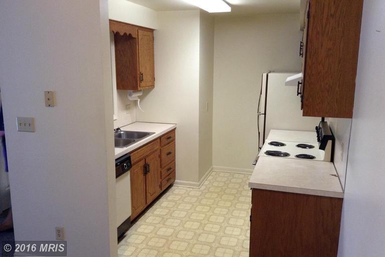 14870 Sherwood Dr - Photo 3 of 7
