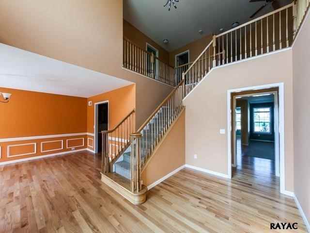 229 Torrington Dr - Photo 3 of 34