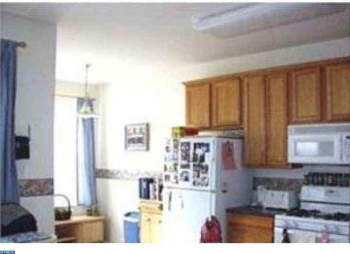 806 Country Ln - Photo 2 of 4