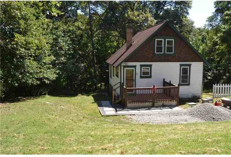 1008 S Rd - Photo 2 of 16