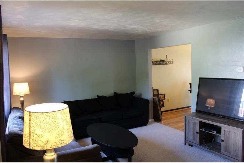 2051 Luehm Ave - Photo 3 of 13