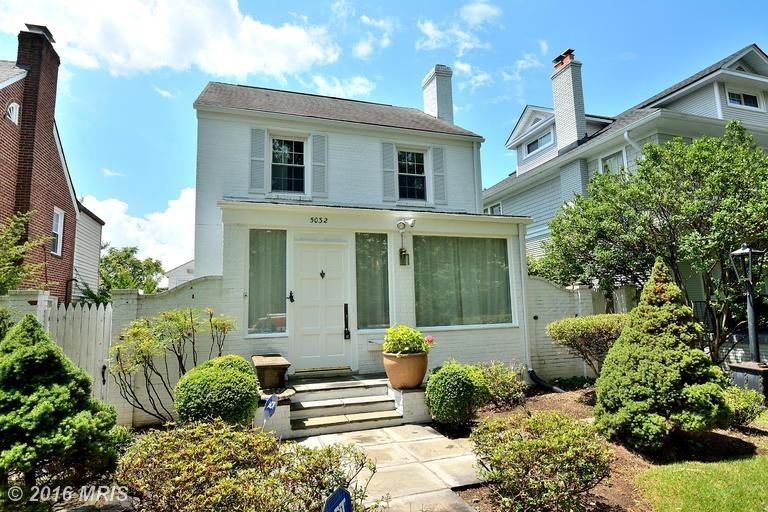 5032 Massachusetts Ave NW - Photo 2 of 26