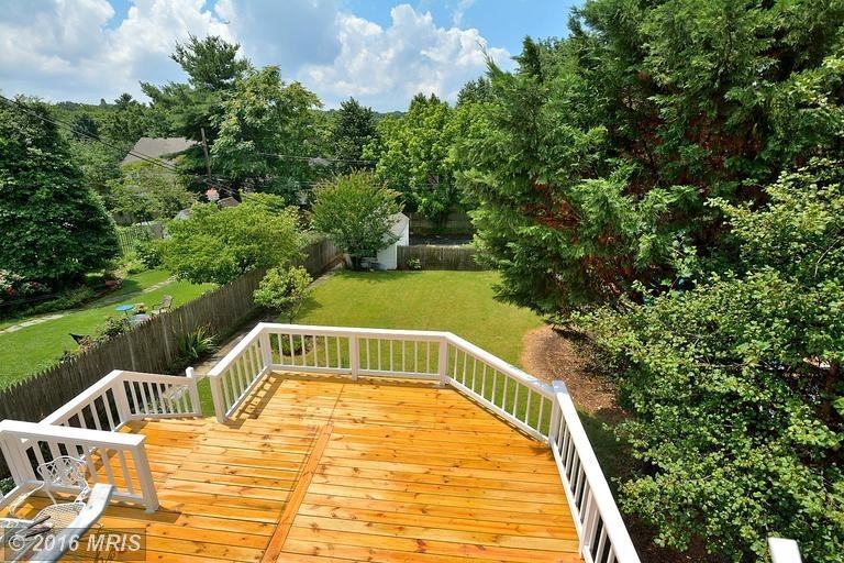 5032 Massachusetts Ave NW - Photo 3 of 26