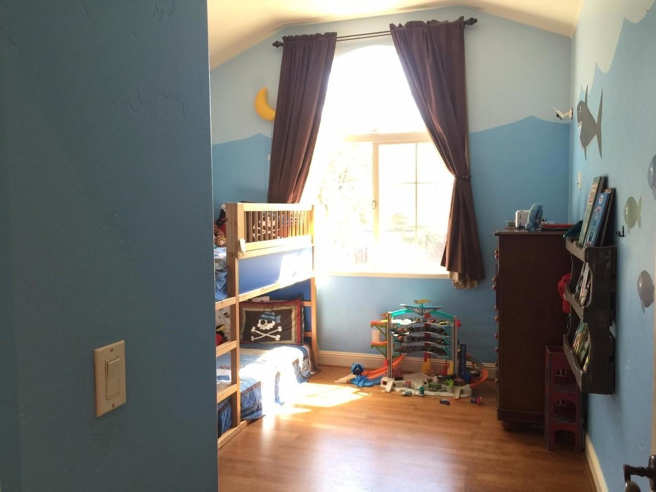 323 E Washington Ave - Photo 2 of 17