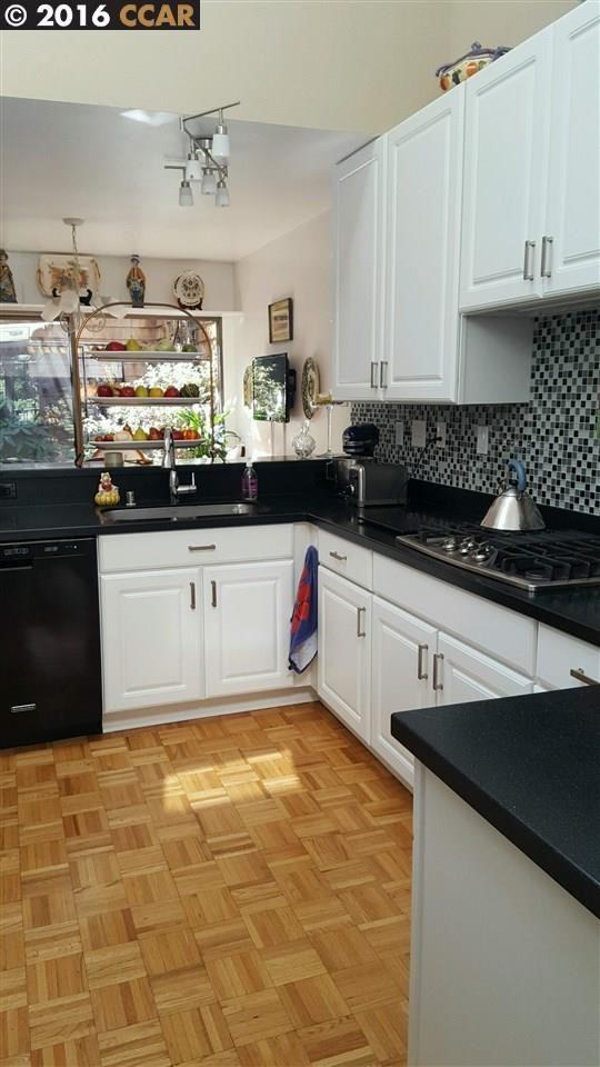 241 Village Gate Rd - Photo 3 of 15