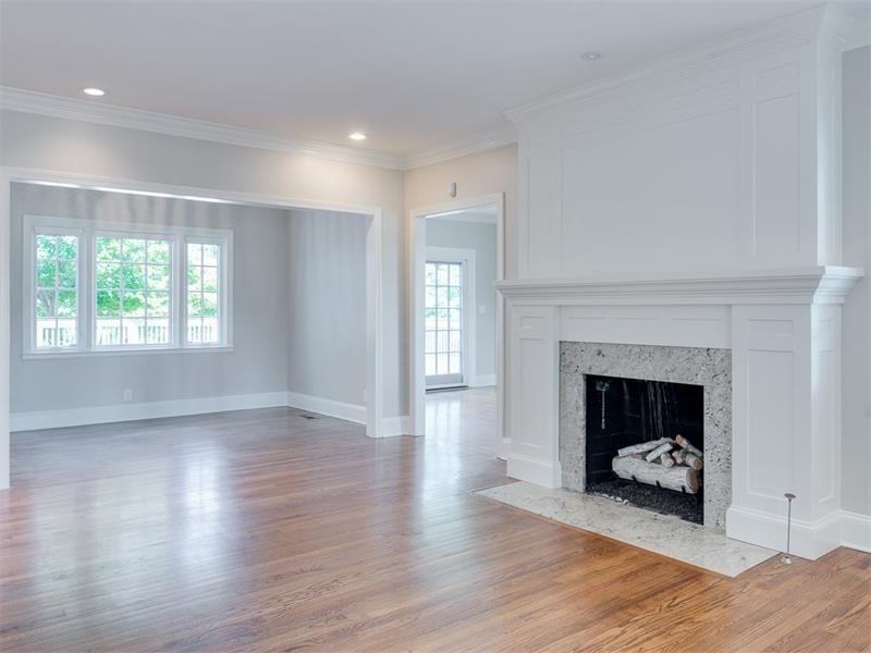 4096 Powers Ferry Rd NW - Photo 2 of 25