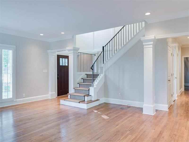 4096 Powers Ferry Rd NW - Photo 3 of 25