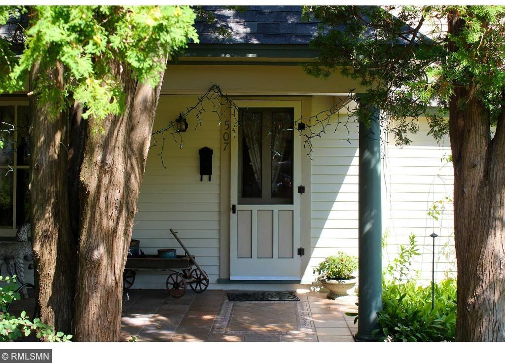 507 6th St N - Photo 2 of 19