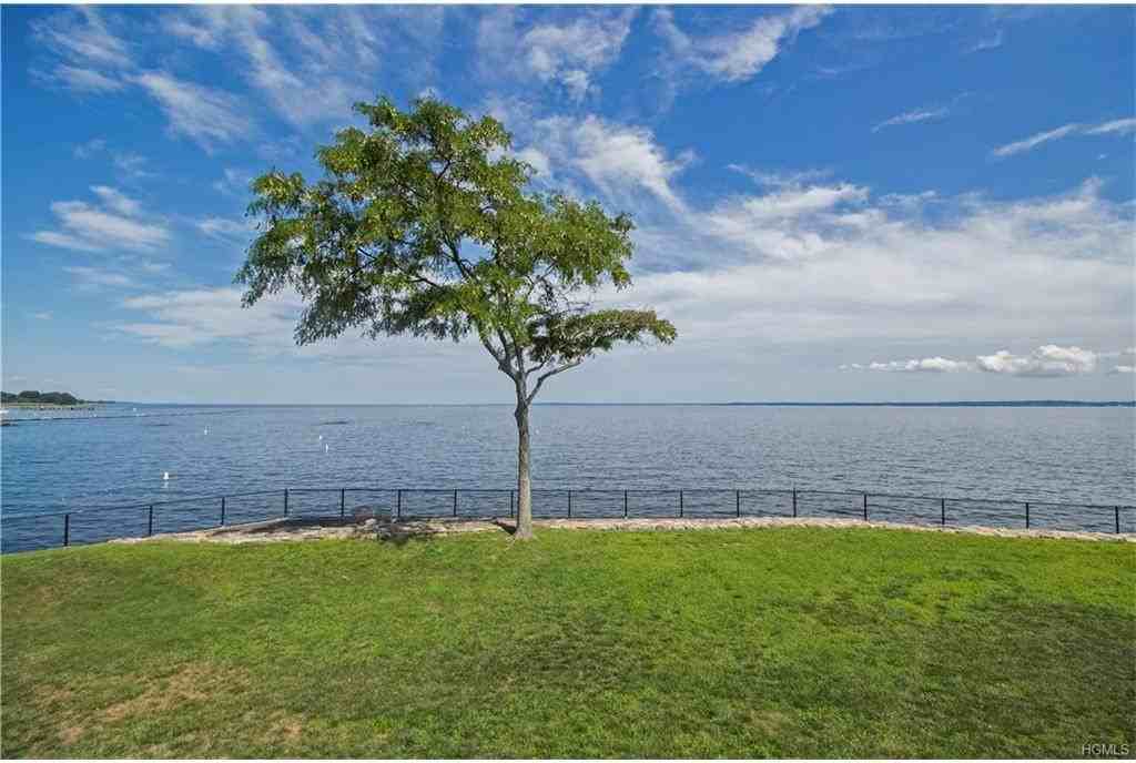 18 Waters Edge - Photo 2 of 28