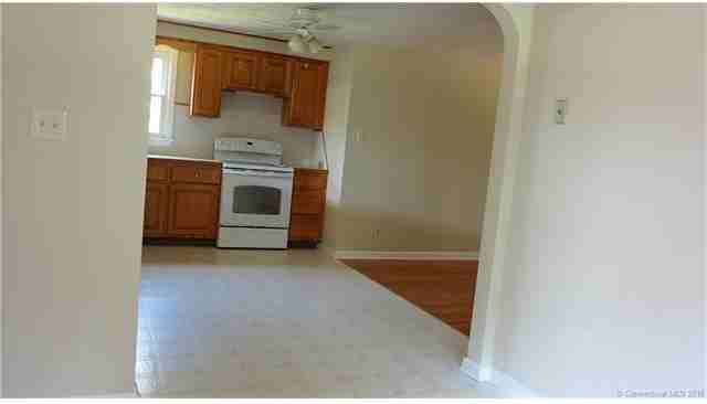1064 Summit Rd - Photo 3 of 15