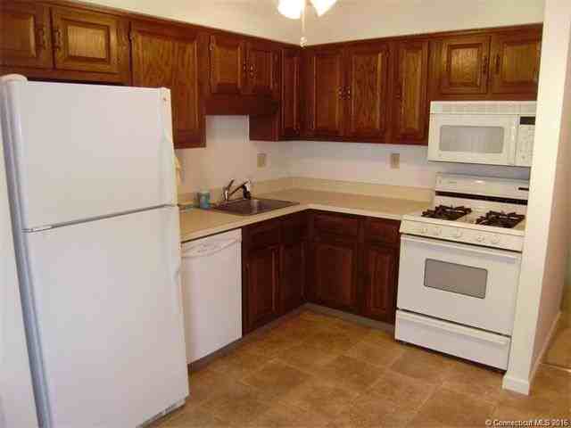 104 Seaside Ave #J - Photo 2 of 7