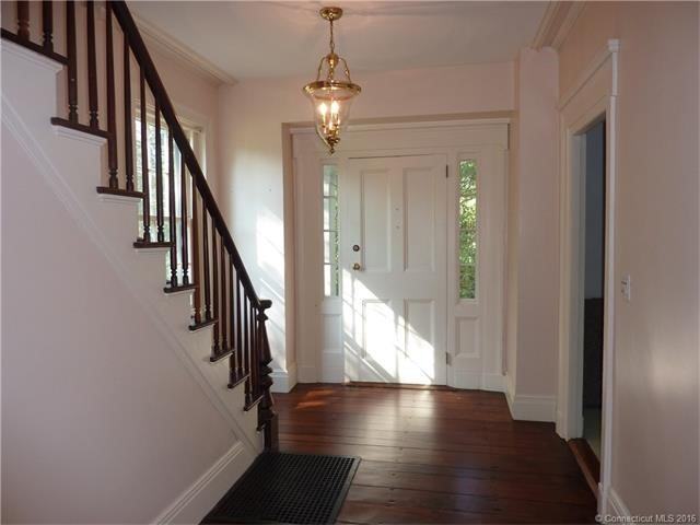 68 Shore Rd - Photo 3 of 19