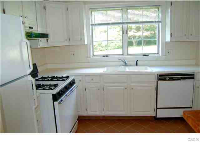 65 Drum Hill Rd - Photo 3 of 7