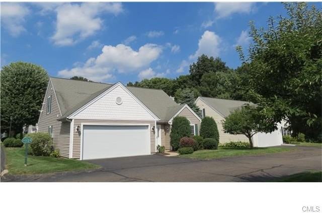 74 Village Ct - Photo 2 of 20