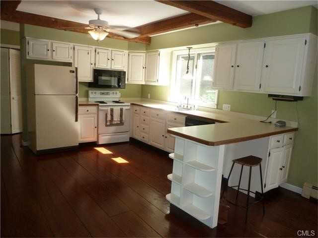 5 Round Hill Rd - Photo 3 of 18