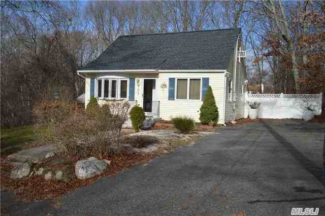 107 Cedar Ln - Photo 2 of 8