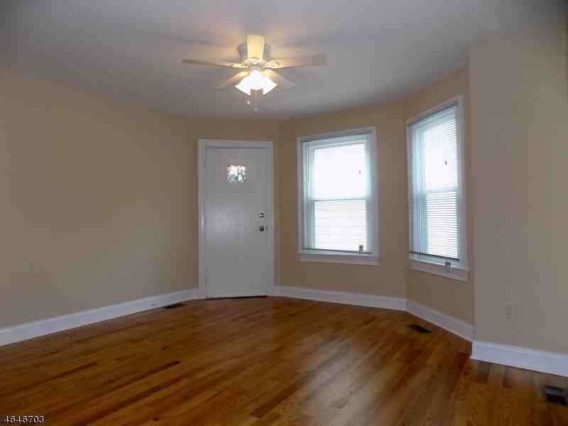 35 Lathrop Ave #2 - Photo 3 of 25
