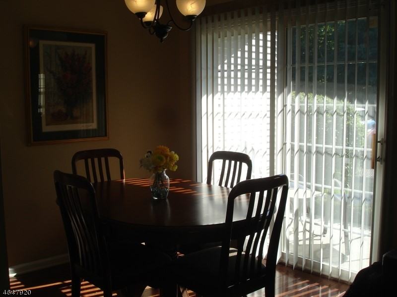 133 Cambridge Ct #133 - Photo 3 of 10