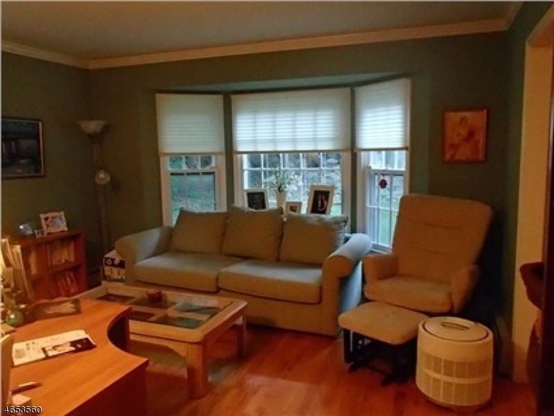 10 Timberline Dr - Photo 3 of 11