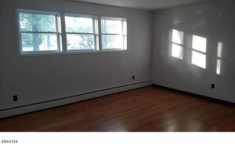 18 McEntee Rd - Photo 3 of 16