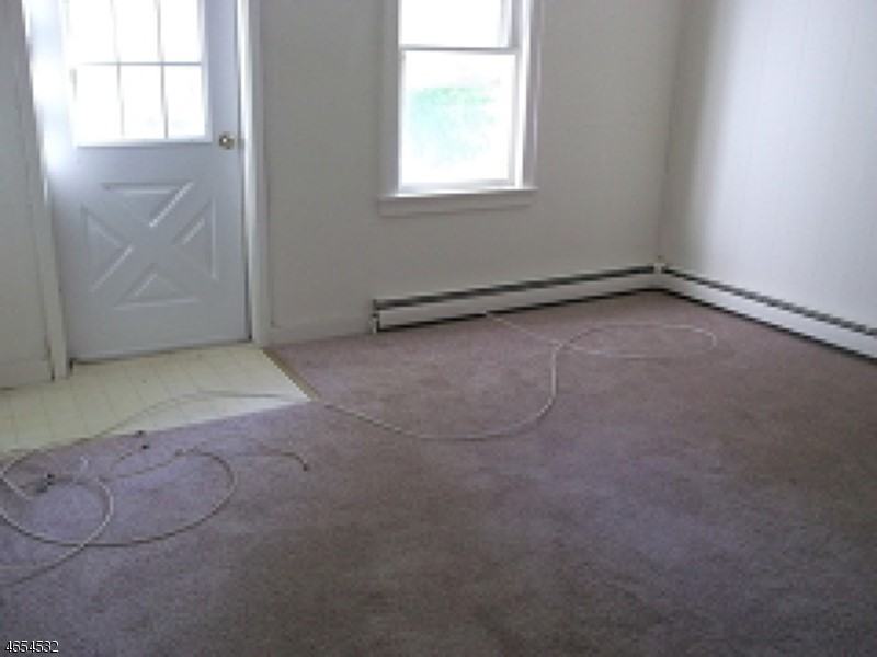 20 Terrace Ave - Photo 2 of 10