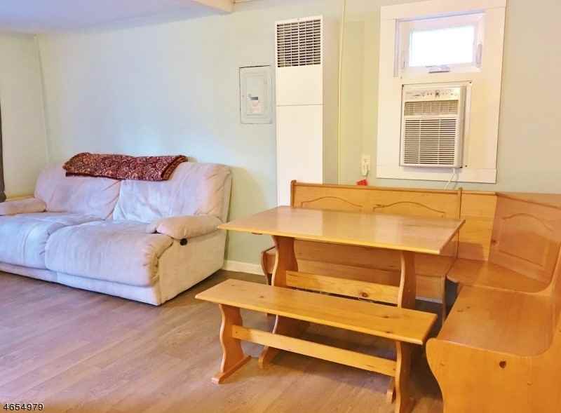 33 Grove St - Photo 3 of 6