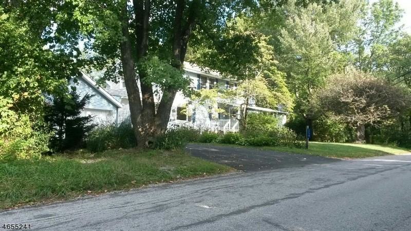 354 Lakeview Dr - Photo 2 of 20