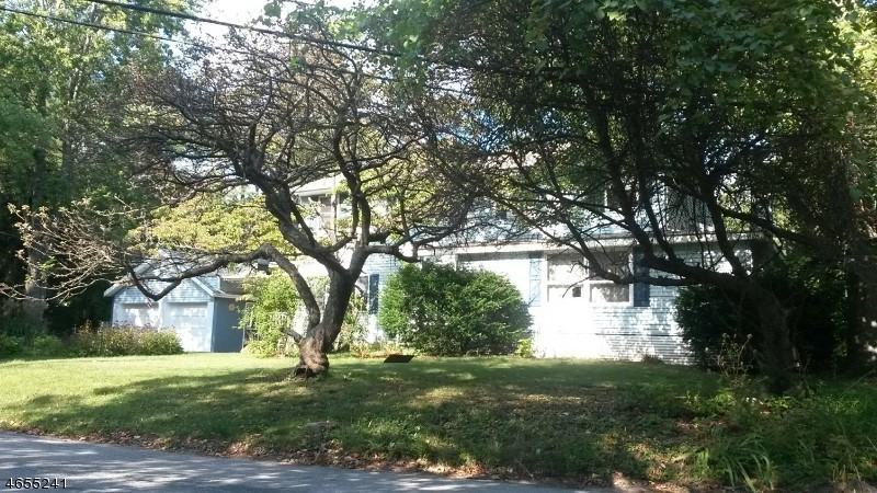 354 Lakeview Dr - Photo 3 of 20