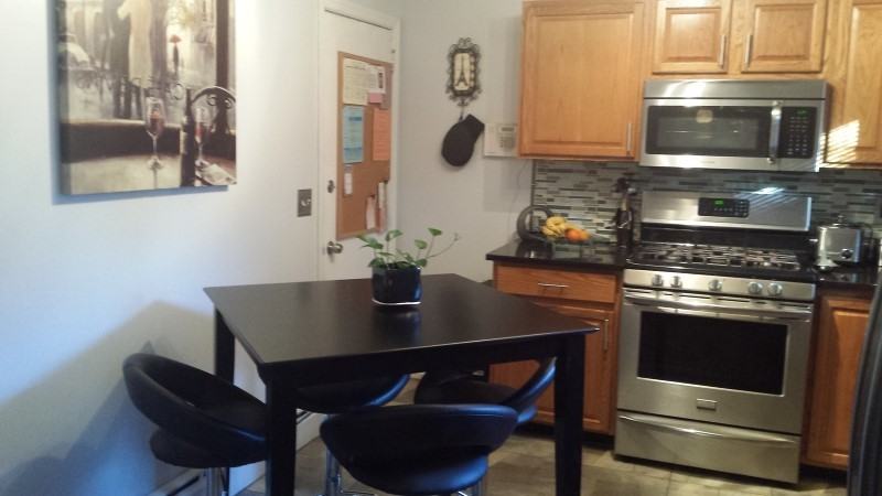 312 Hoe Ave - Photo 2 of 18